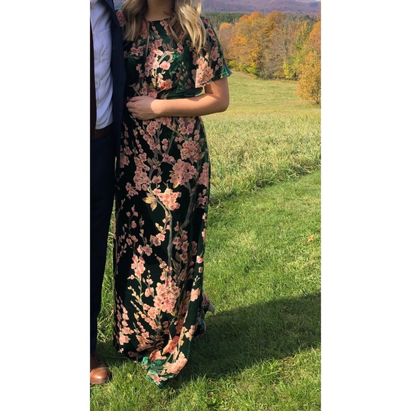 Soiree saunter velvet maxi dress Clearance